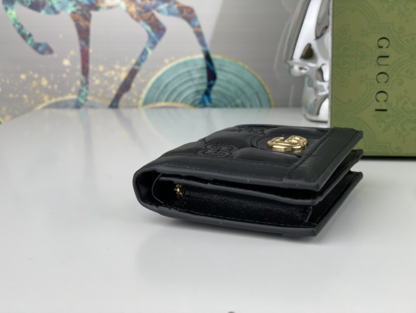 グッチ財布コピー内部構造